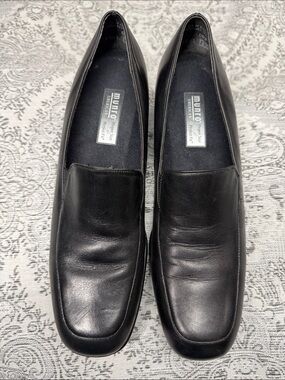 Munro Black Leather Slip-On Loafers - 8.5
